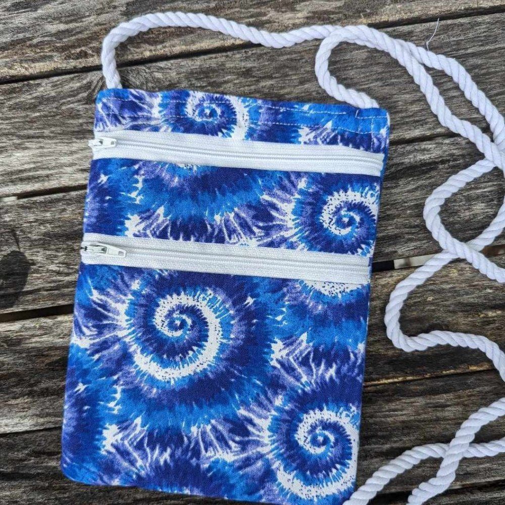 Blue White tie dye crossbody fabric bag/ pouch 2 outer zippers Size 8rand new